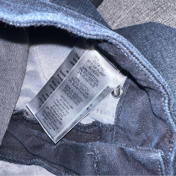 Good American Good Legs Skinny Crop Jean - Picture 8 of 8